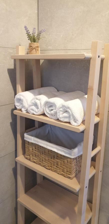 Studio Apartment Hana Пула Екстериор снимка